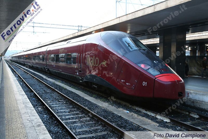 Prime corse da Roma Termini per il treno Alta Velocità Italo di NTV - Foto David Campione