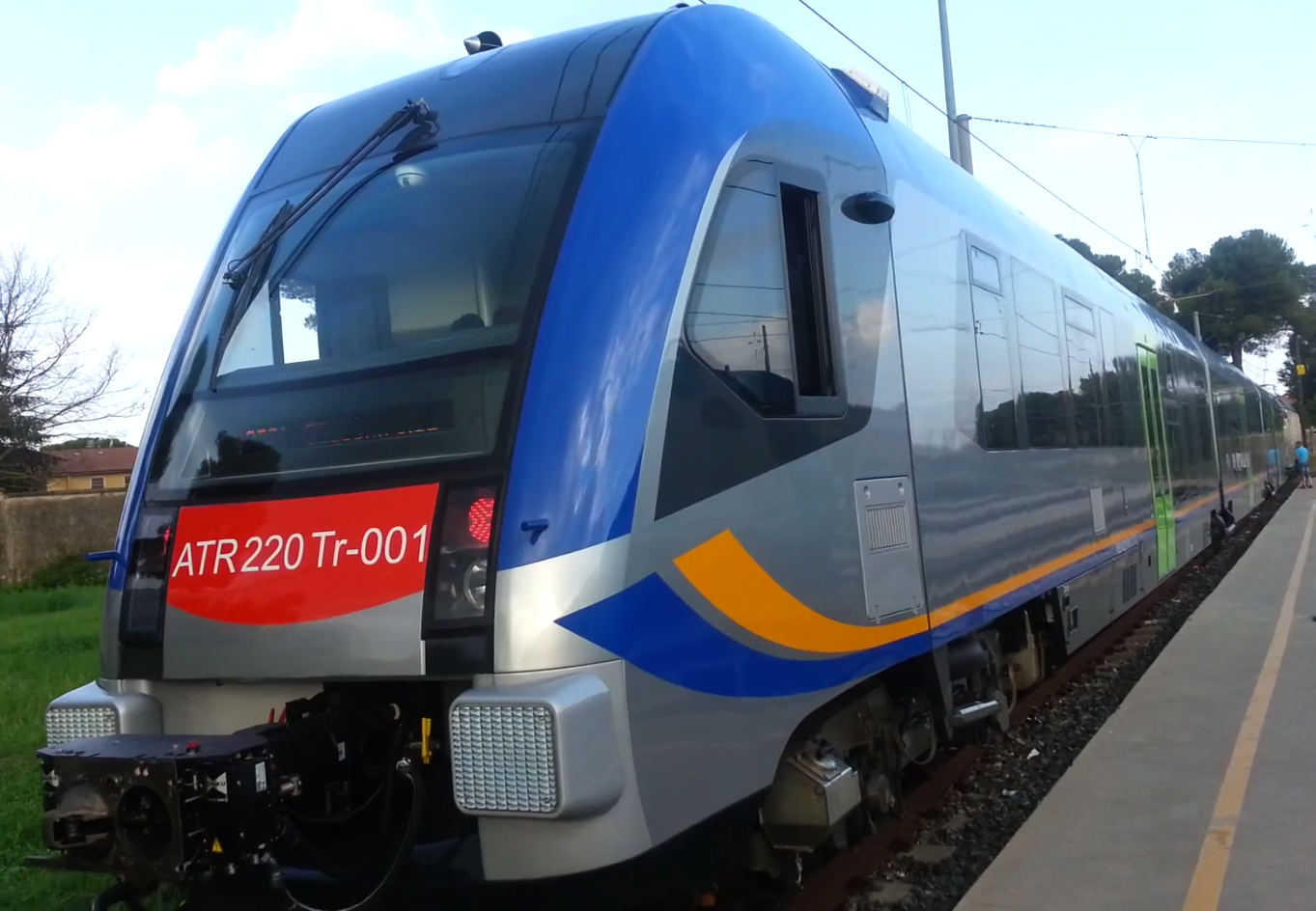 Il primo Pesa ATR220 di Trenitalia a Pisa - Foto Cristian Giovangiacomo