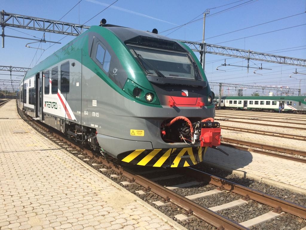 Il Coradia di Trenord dal 29 settembre farà servizio sui collegamenti tra Milano e la Valtellina - Foto Trenord