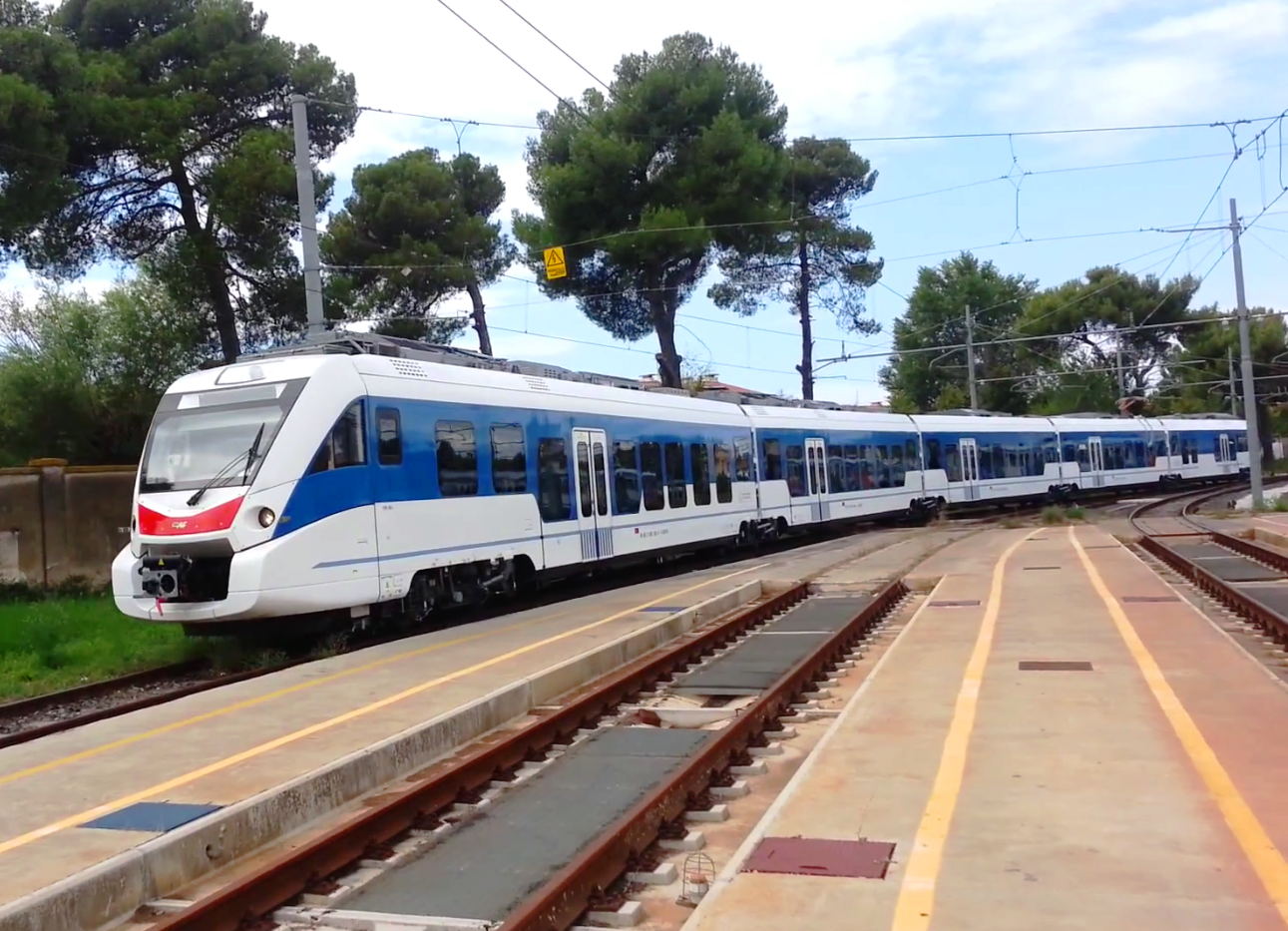 Il Caf Civity ETR563 a Pisa durante i test di omologazione - Foto Cristian Giovangiacomo