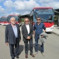 La dirigenza di Seta, Agenzia Mobilità e Act con i nuovi bus di Reggio Emilia - Foto Seta