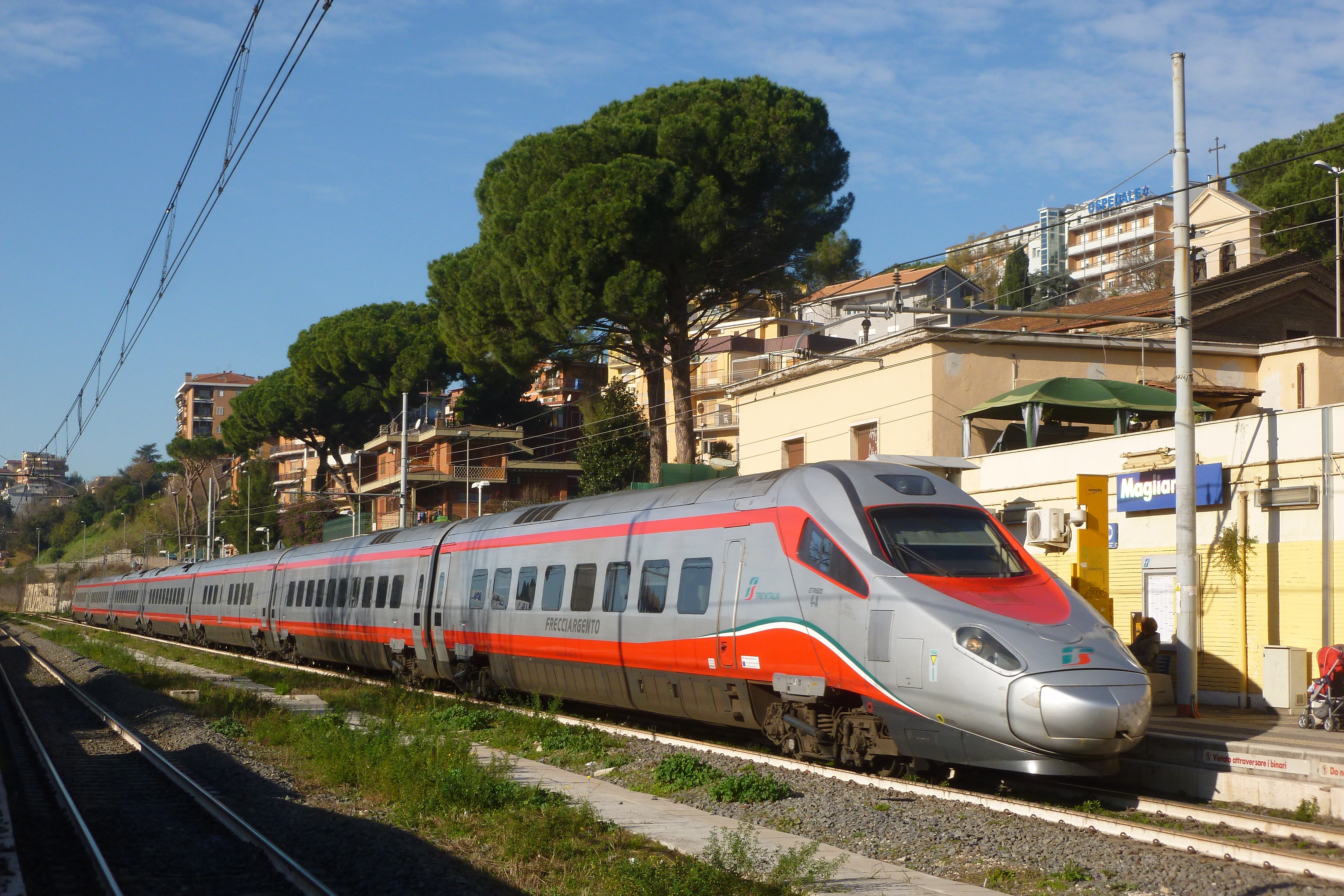 Il FrecciArgento Fiumicino-Roma-Venezia in transito a Magliana - Foto Giuseppe Mondelli