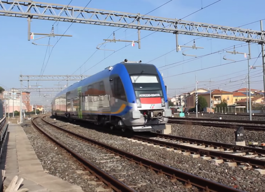 Atr220 004 e 005 in arrivo a Pisa - Foto Foto Cristian Giovangiacomo