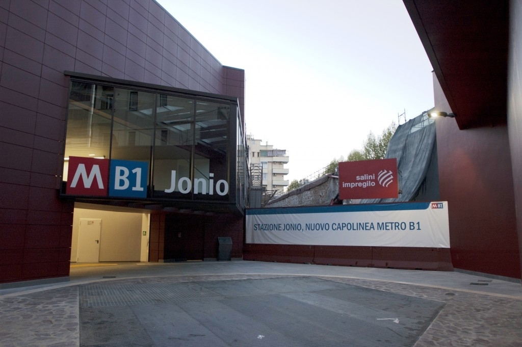 L'ingresso della stazione Jonio, nuovo capolinea della metro B1 - Foto Edoardo Franchi