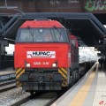 Un convoglio merci Hupac trainato da un G2000 in transito a Rho Fiera Milano - Foto Manuel Paa