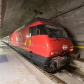 Re460 con convoglio navetta durante i test nella galleria NFTA del San Gottardo - AlpTransit San Gottardo SA