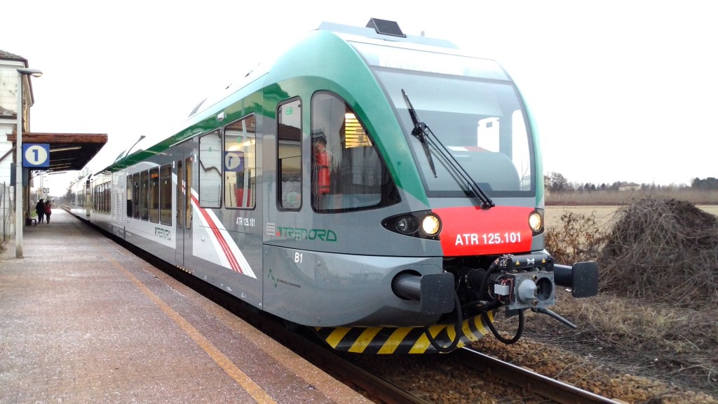 Il nuovo GTW ATR125.101 di Trenord in servizio sulle linee afferenti al nodo di Pavia - Foto Trenord